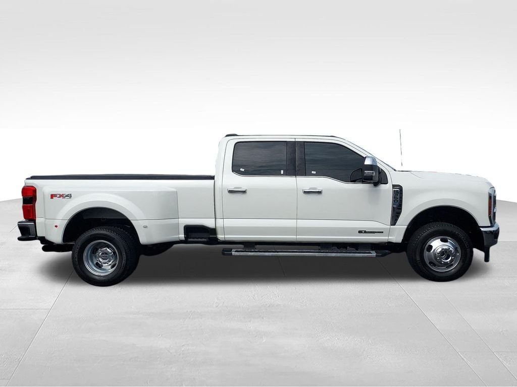 Used 2025 White Ford Lariat image 6