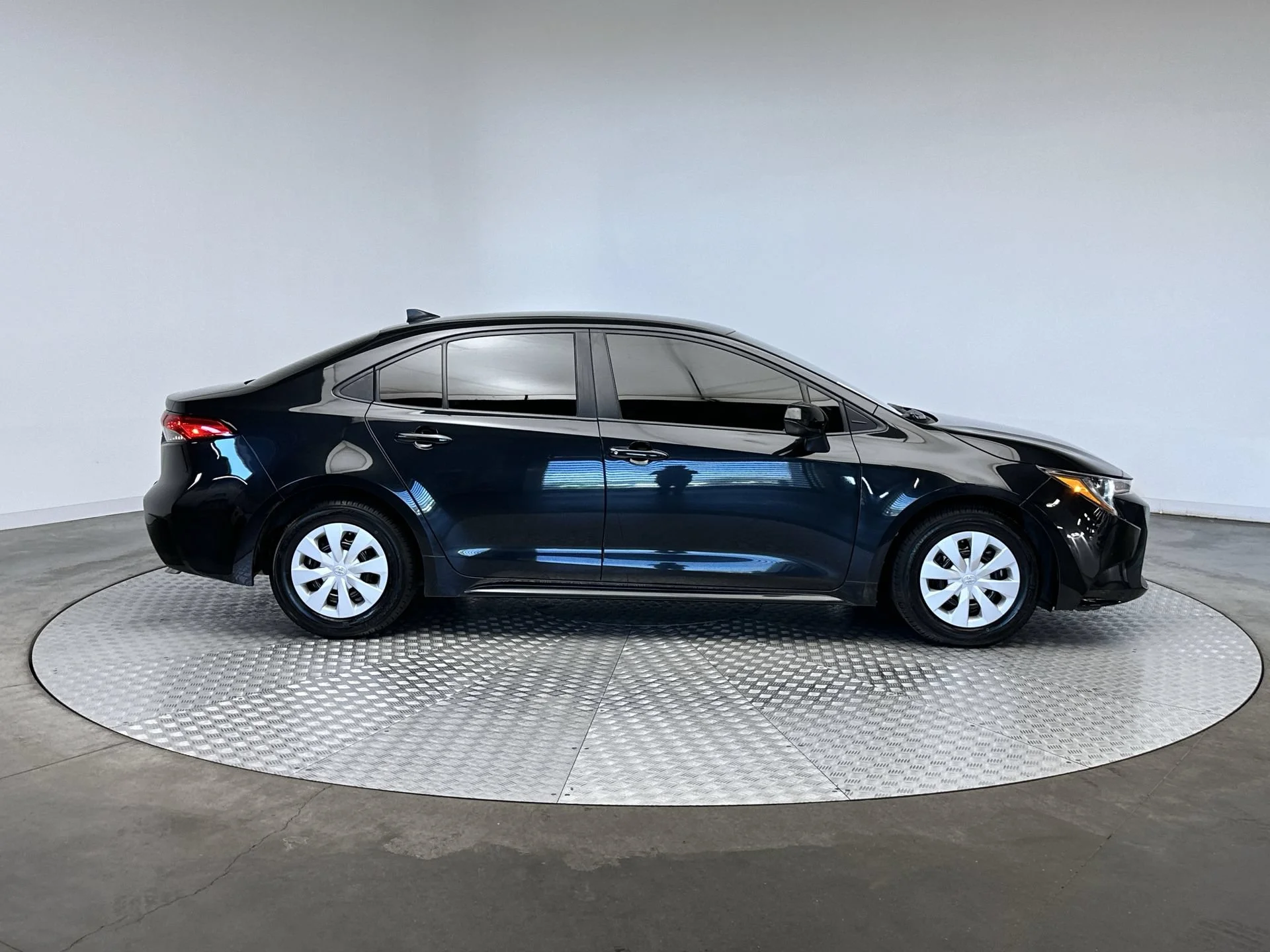 Used 2022 Black Sand Pearl Toyota L image 10