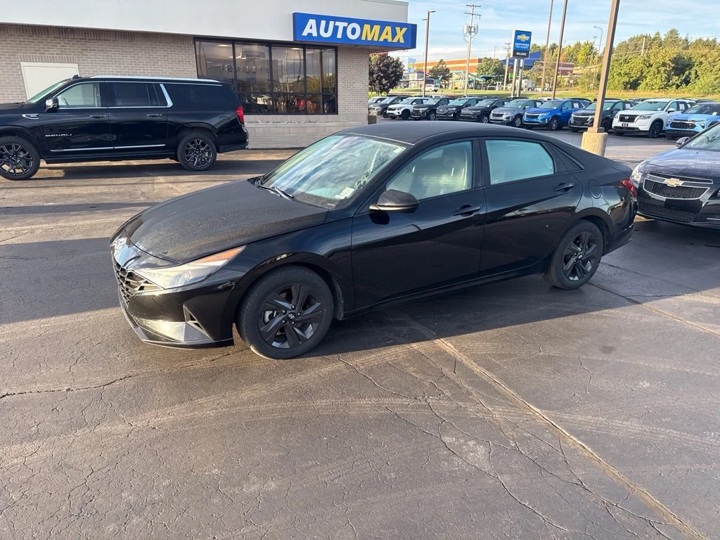 Used 2021 Phantom Black Hyundai SEL image 5