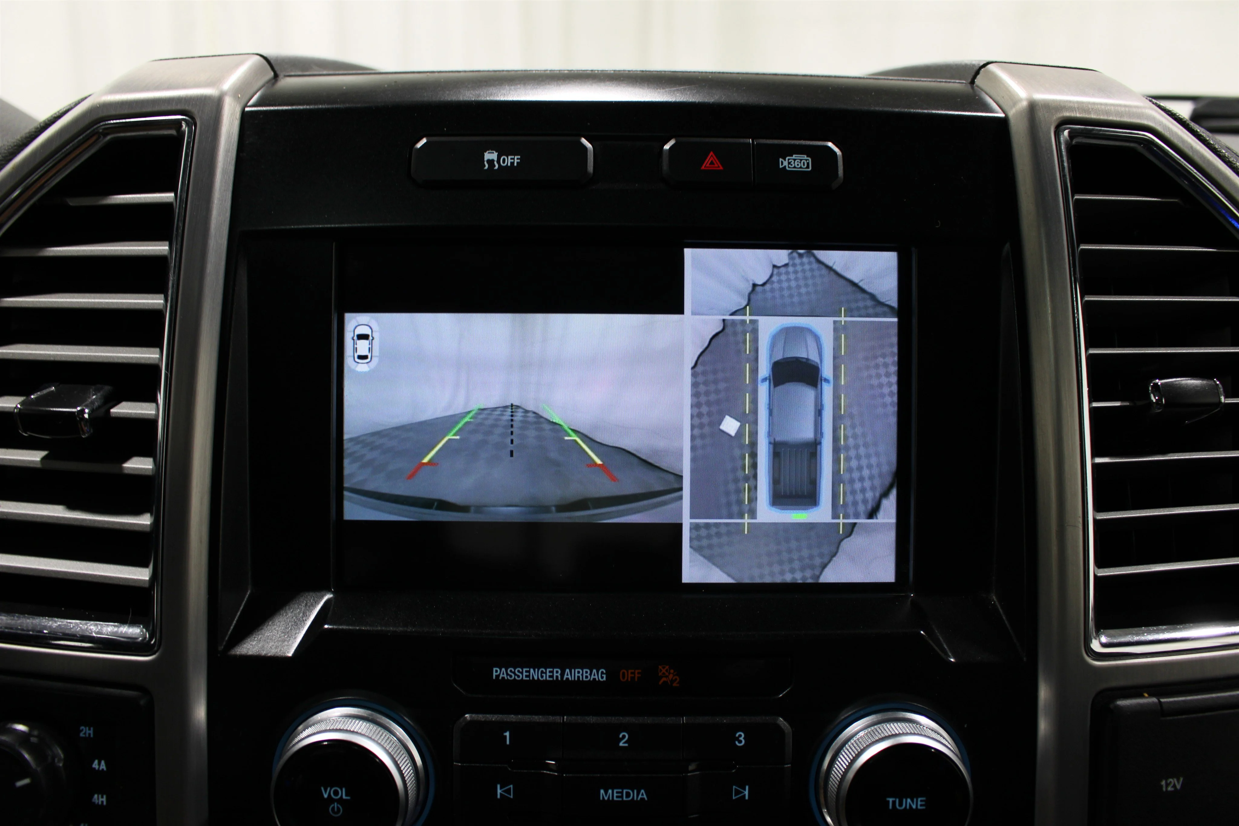 2016 Ford F-150 Platinum - Photo 15