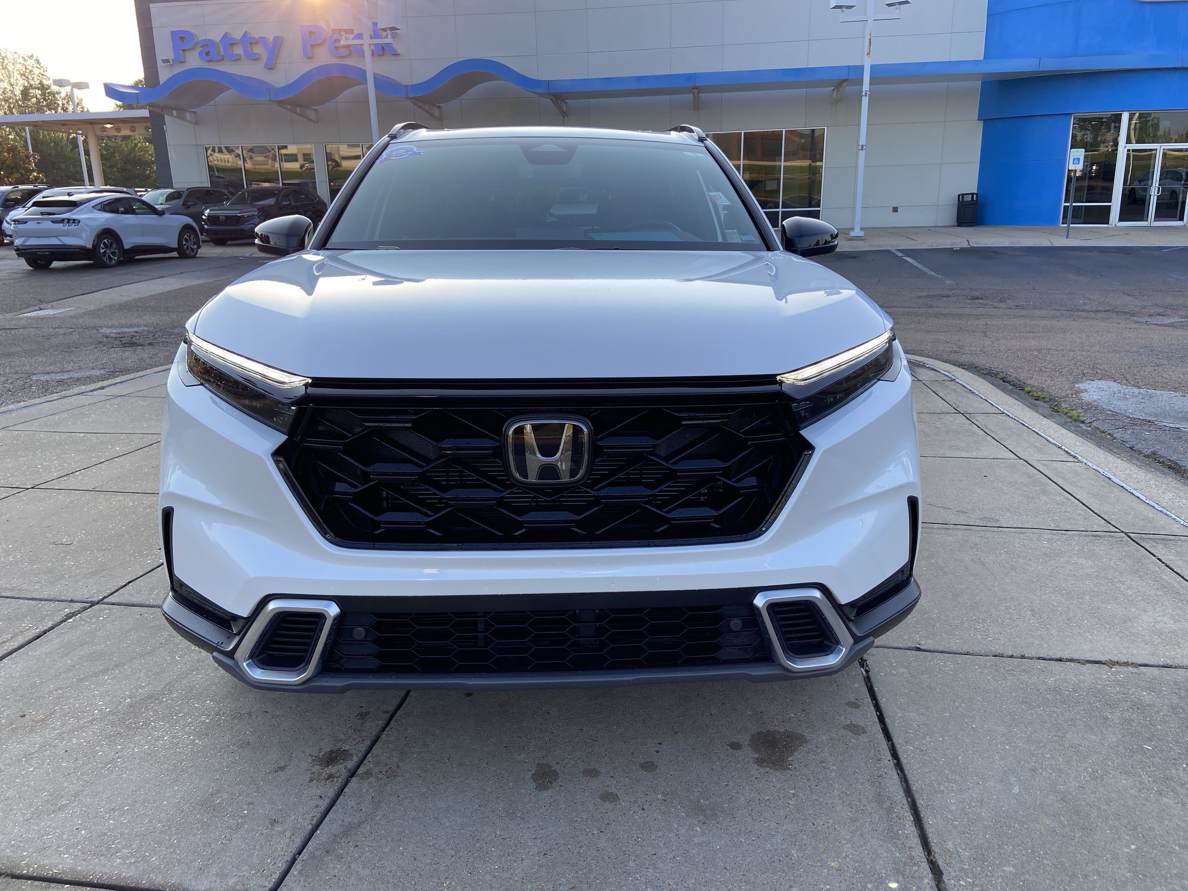Used 2026 Platinum White Pearl Honda Sport Touring image 3