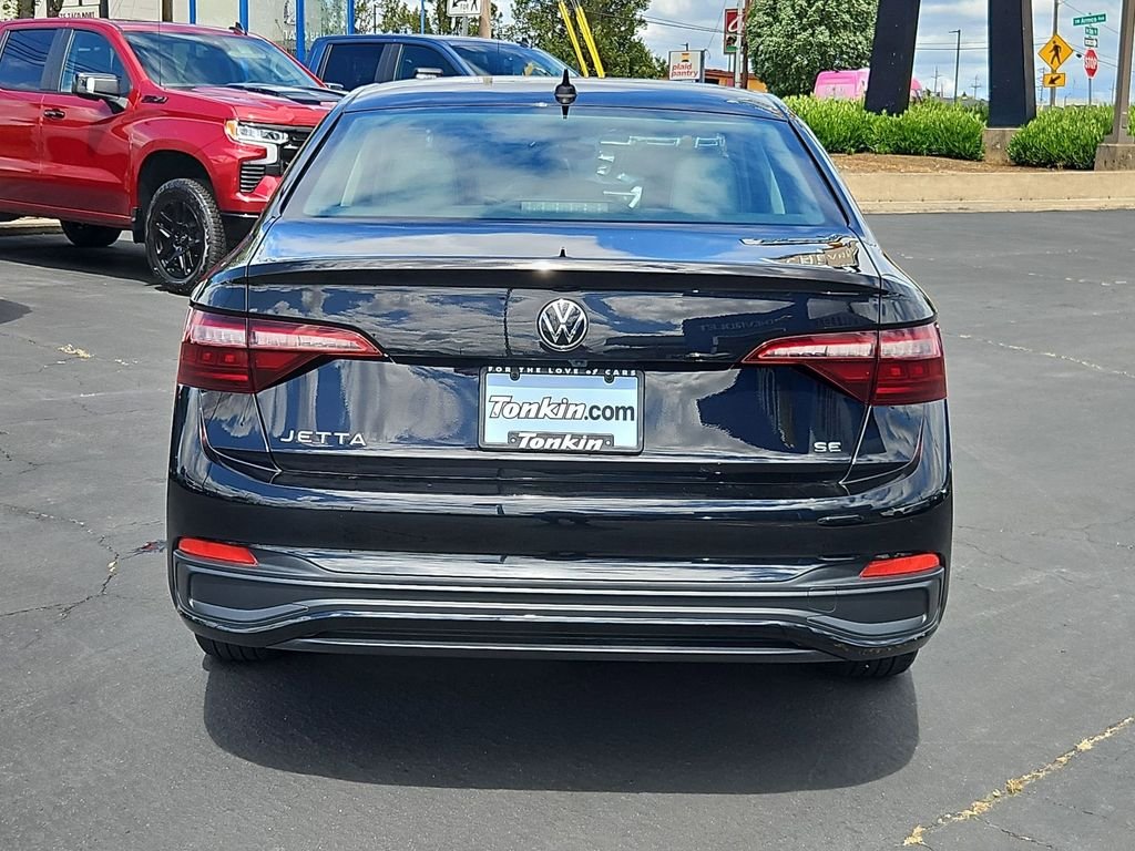 Used 2024 Deep Black Pearl Volkswagen 1.5T SE image 5