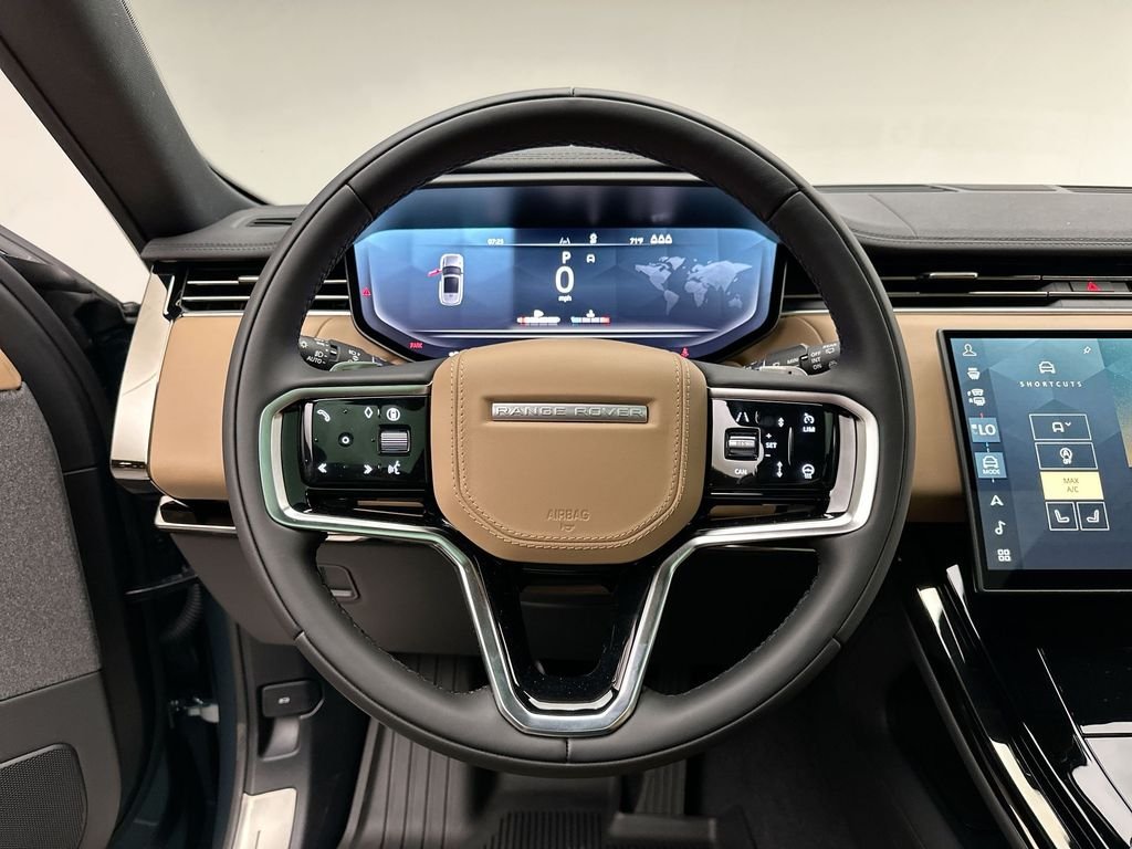 New 2026 Giola Green Land Rover SE image 14
