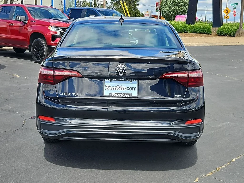 Used 2024 Deep Black Pearl Volkswagen 1.5T SE image 5