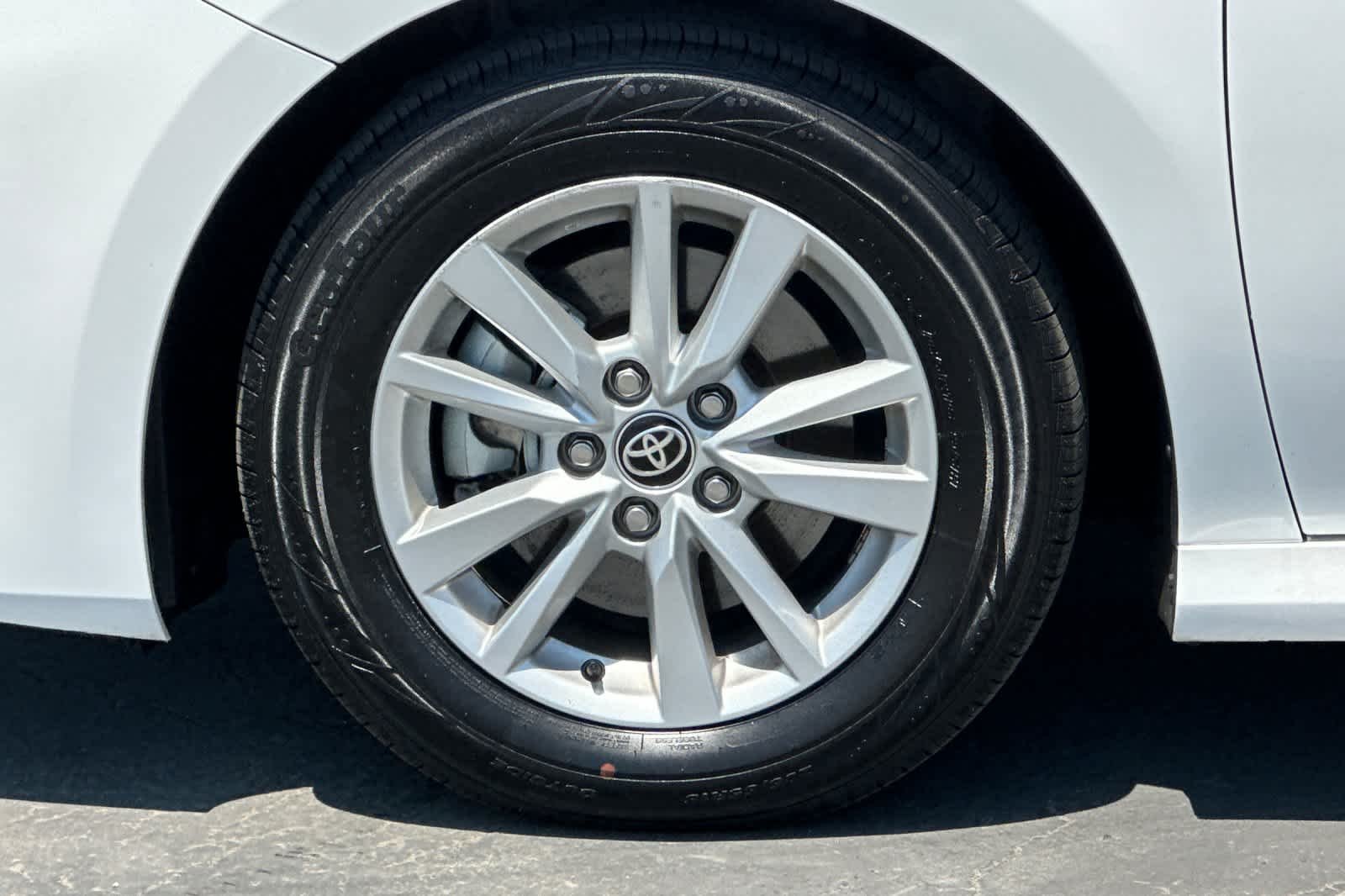 Used 2025 Ice Cap Toyota LE image 23