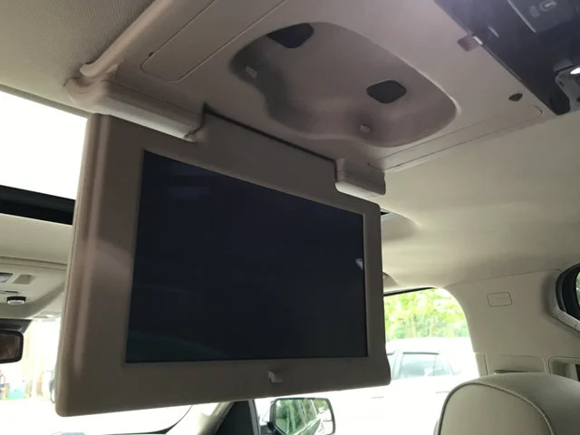 Used 2018 Dark Sapphire Blue Metallic GMC Denali image 31