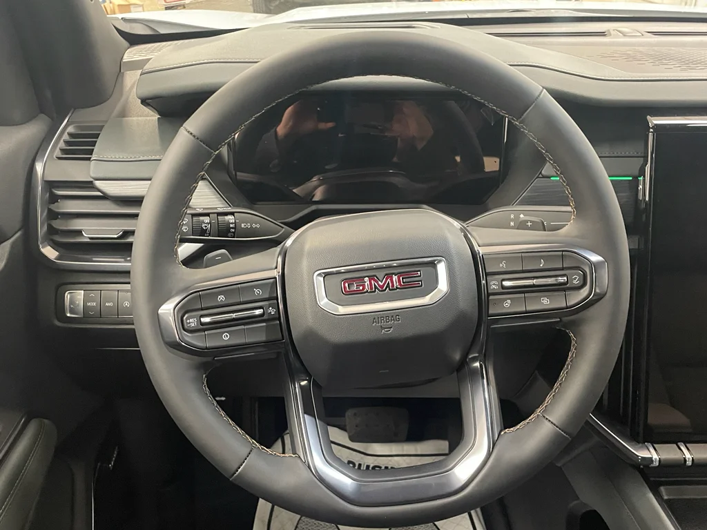 2026 GMC Acadia AT4 - Photo 10