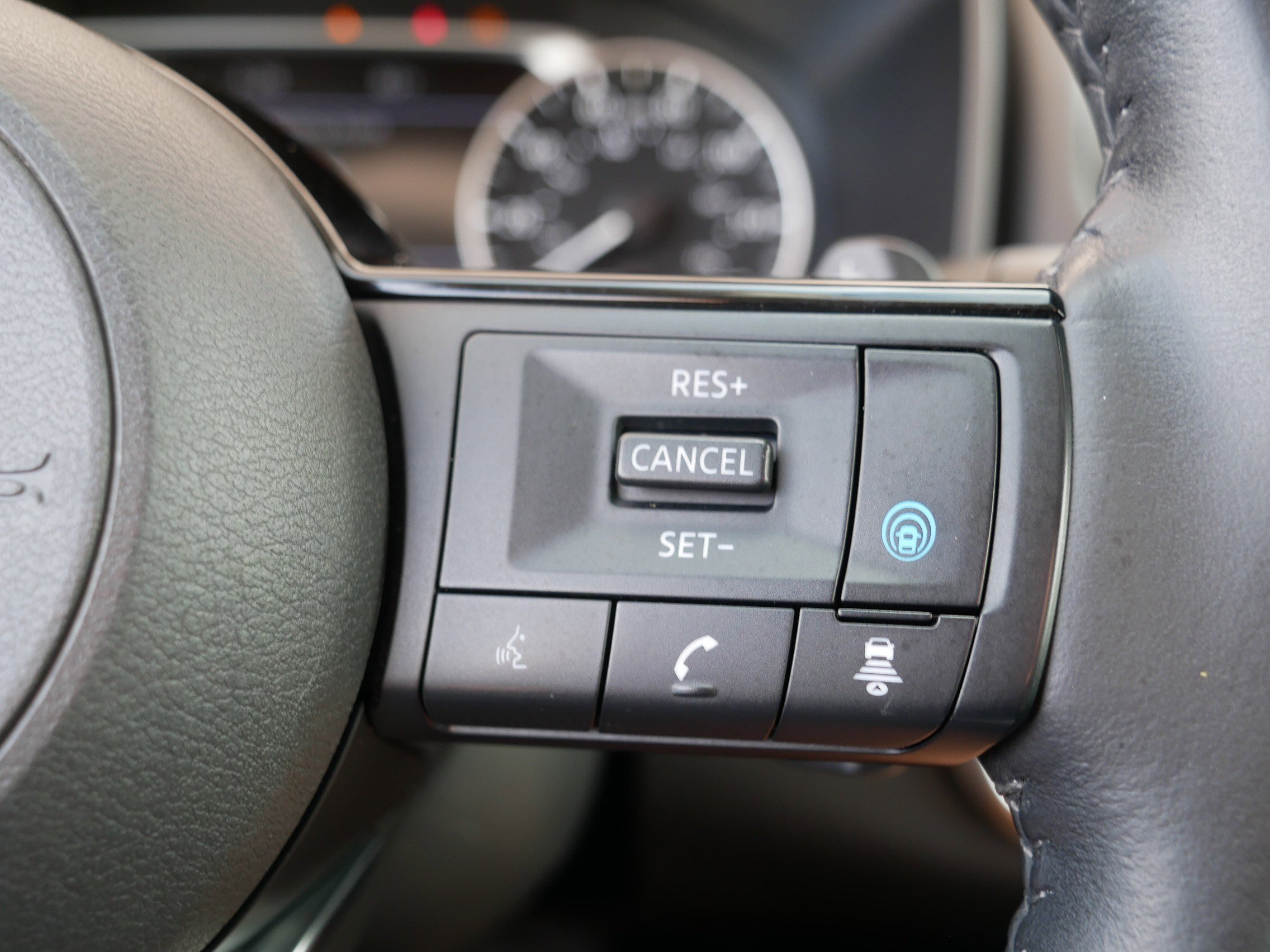 Certified Used 2023 Pearl White Tricoat Nissan SL image 29