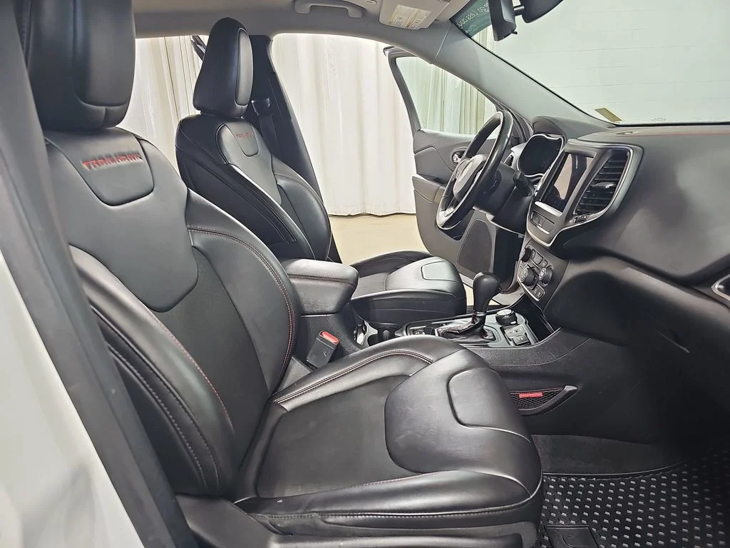 2019 Jeep Cherokee Trailhawk - Photo 13