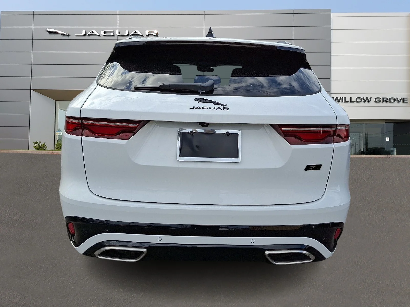 2026 Jaguar F-Pace R-Dynamic S - Photo 7