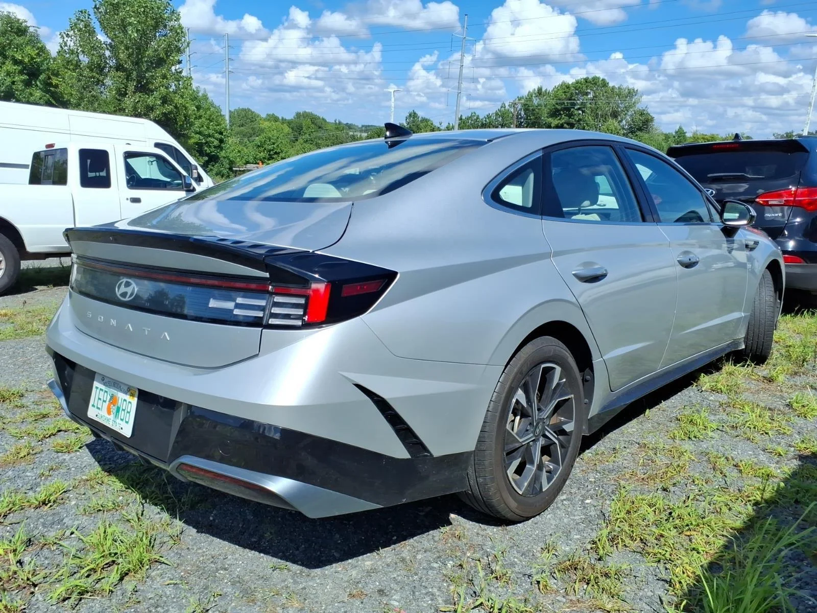 Used 2025 Aero Silver Hyundai SEL image 7