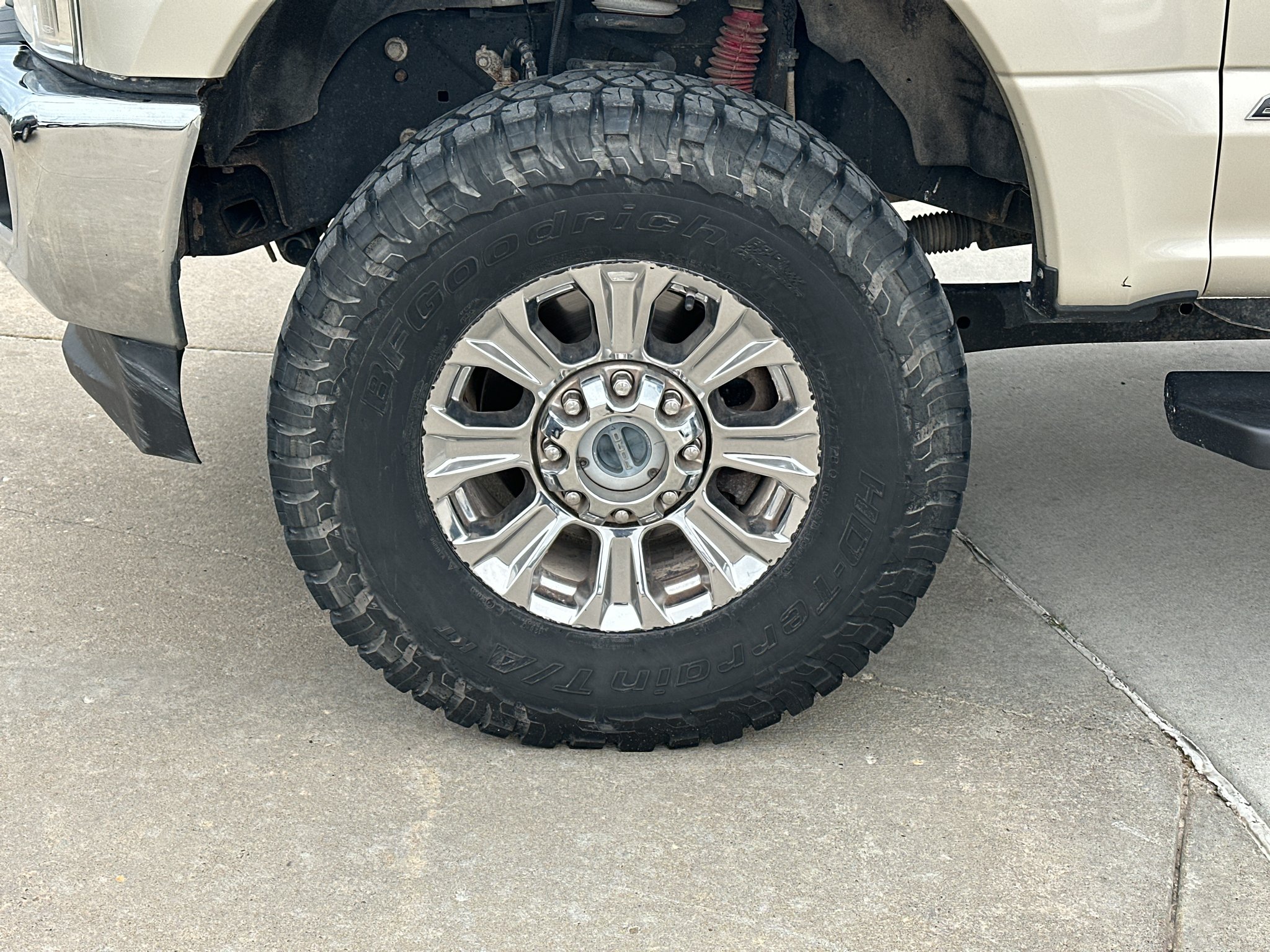 Used 2017 White Gold Metallic Ford XLT image 8