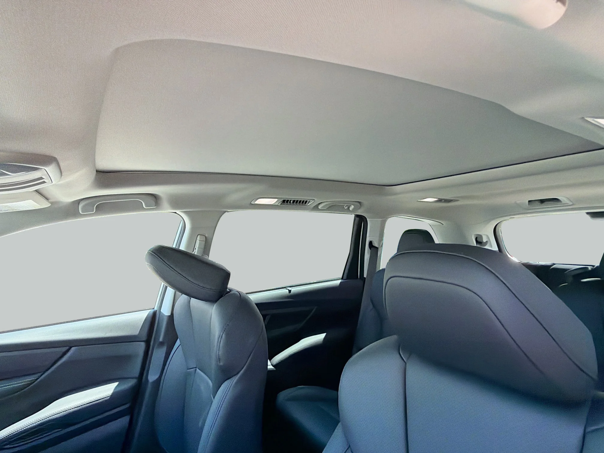 New 2026 Crystal White Pearl Subaru Onyx Edition Touring image 27