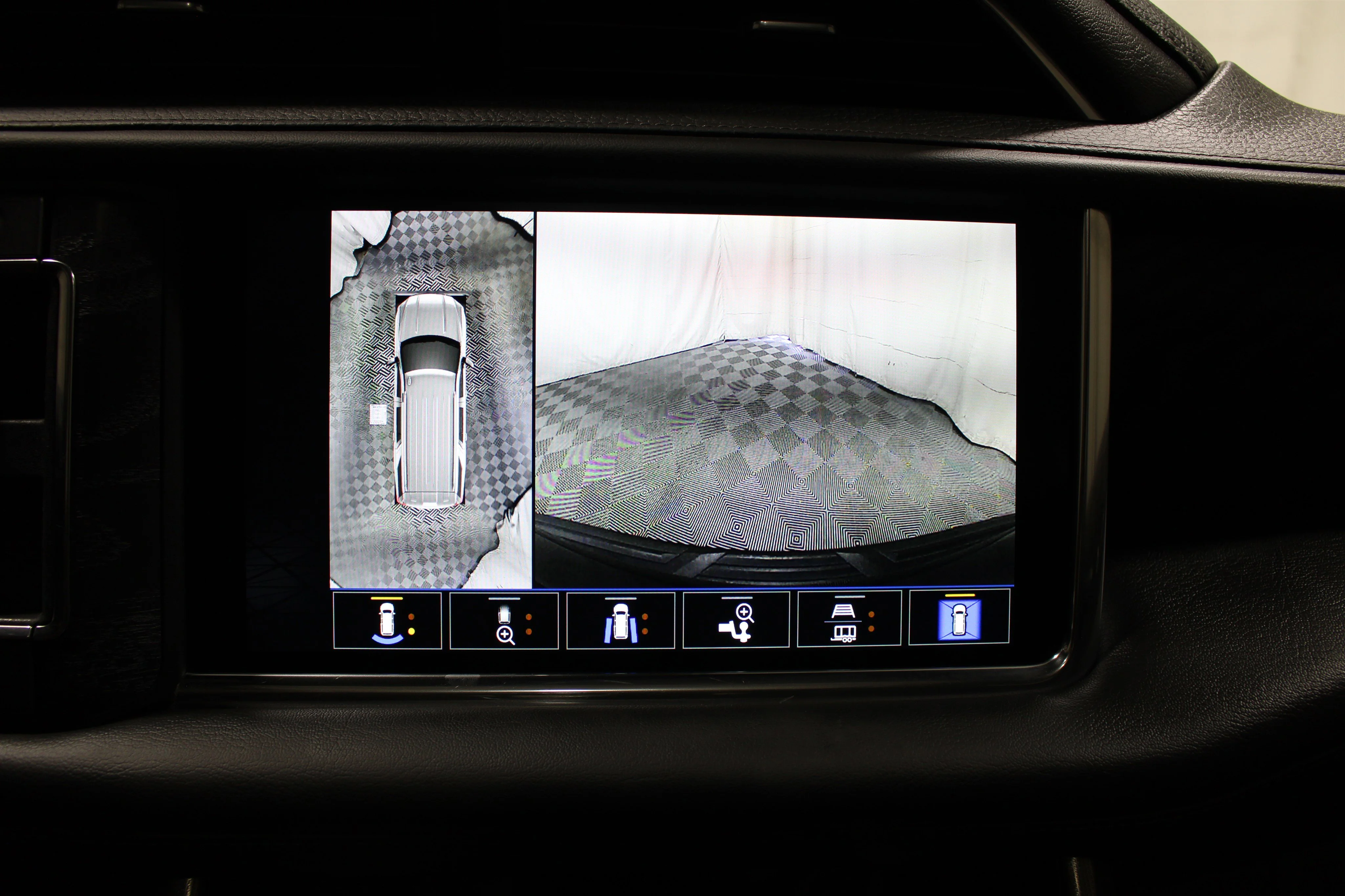 2022 GMC Yukon Denali - Photo 15