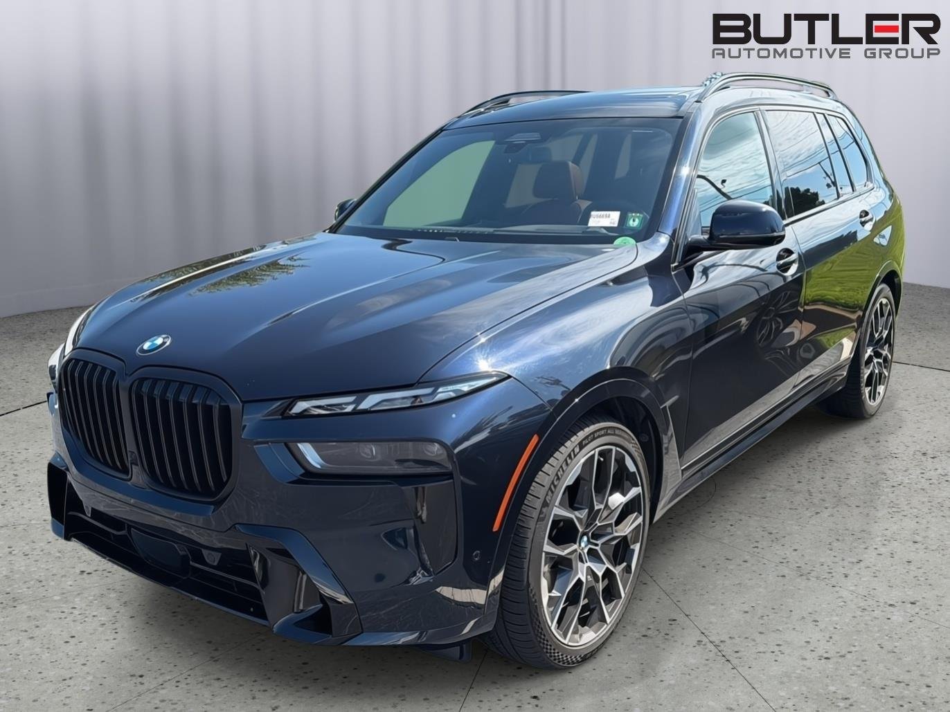 Used 2024 Carbon Black Metallic BMW xDrive40i image 1