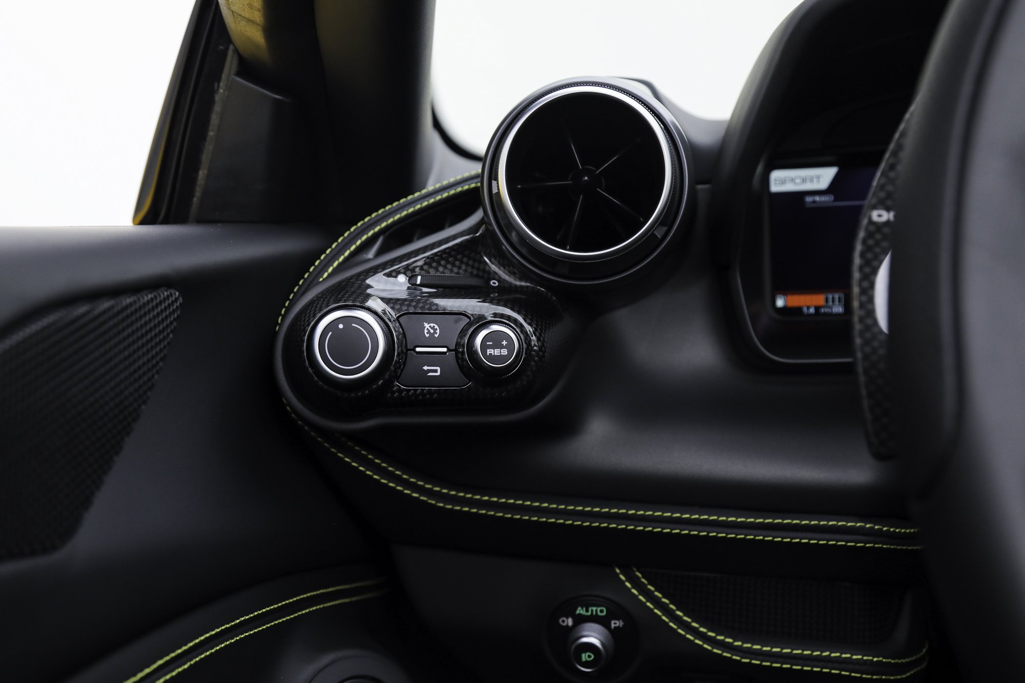 Used 2022 Yellow Ferrari  image 36