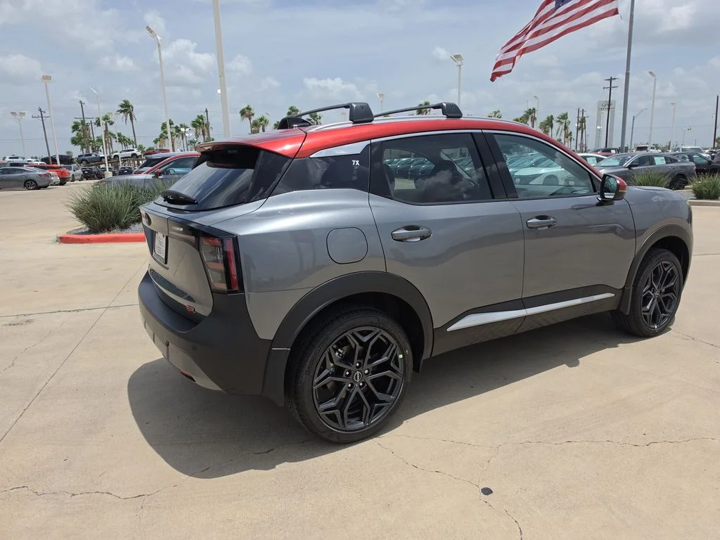 New 2026 Gun Metallic / Scarlet Ember Tintcoat Two-tone Nissan SR image 7