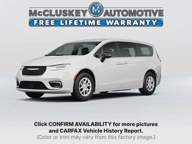 2024 Chrysler Pacifica Touring L's photo