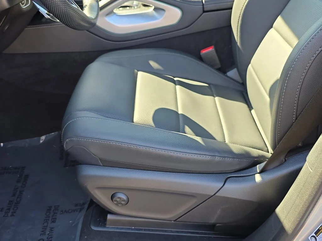 Used 2025 Cirrus Silver Metallic Mercedes-Benz GLS 450 image 33