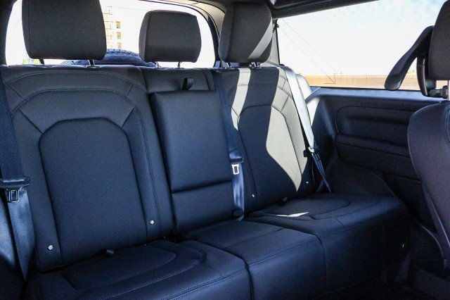 Certified Used 2025 Black Land Rover X-Dynamic SE image 13
