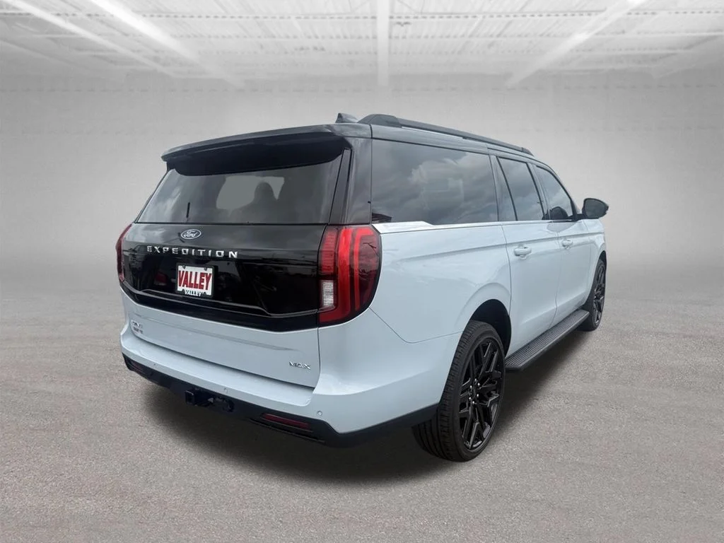 New 2026 Space Silver Metallic Ford MAX Active image 3