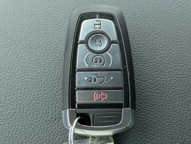 New 2026 Star White Metallic Tri-Coat Ford F-250® Lariat® image 30