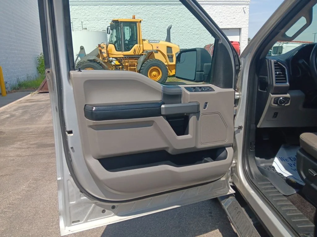 Used 2016 Ingot Silver Metallic Ford XLT image 13