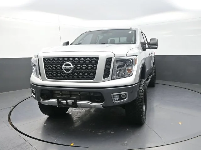 Used 2018 Silver Nissan PRO-4X image 2