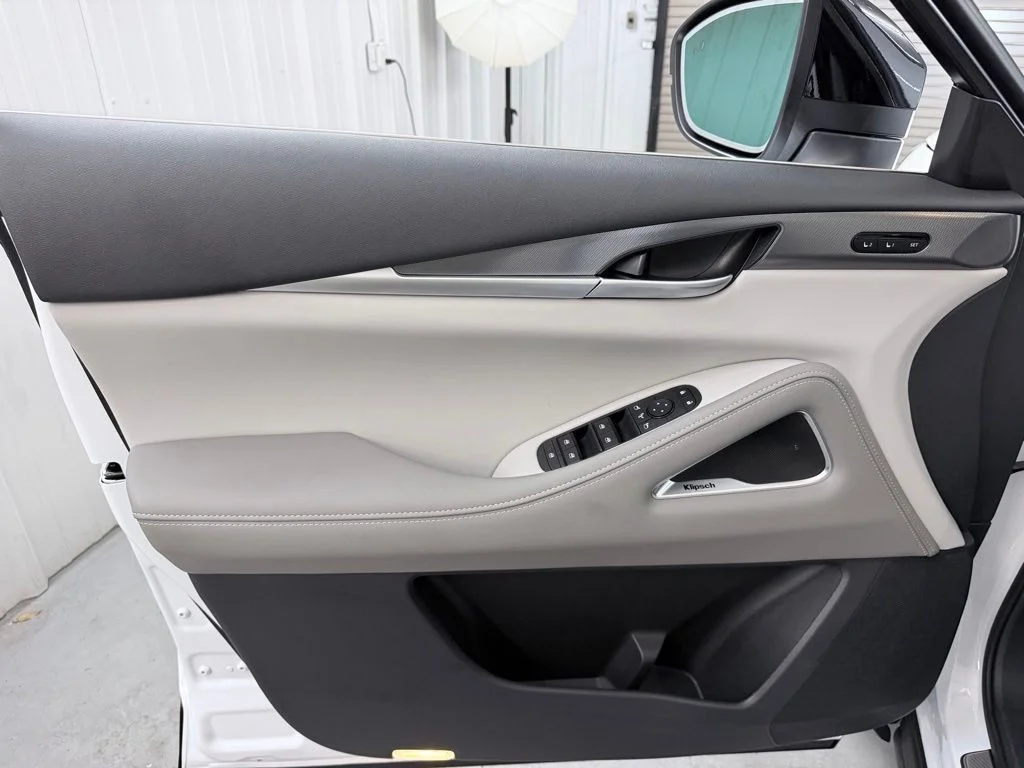 New 2027 RADIANT WHITE INFINITI Luxe FWD image 13