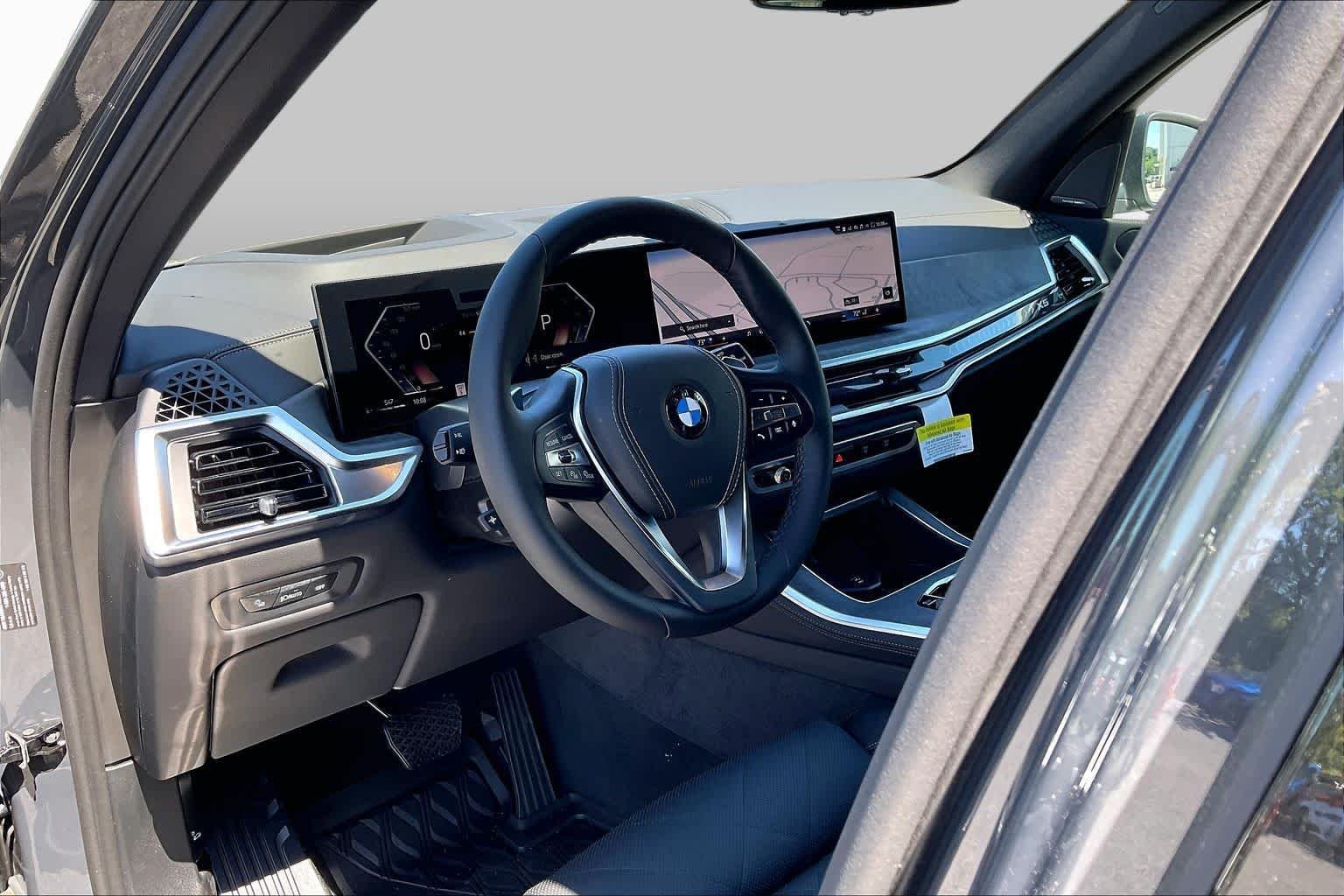 New 2026 Dravit Grey Metallic BMW xDrive40i image 9