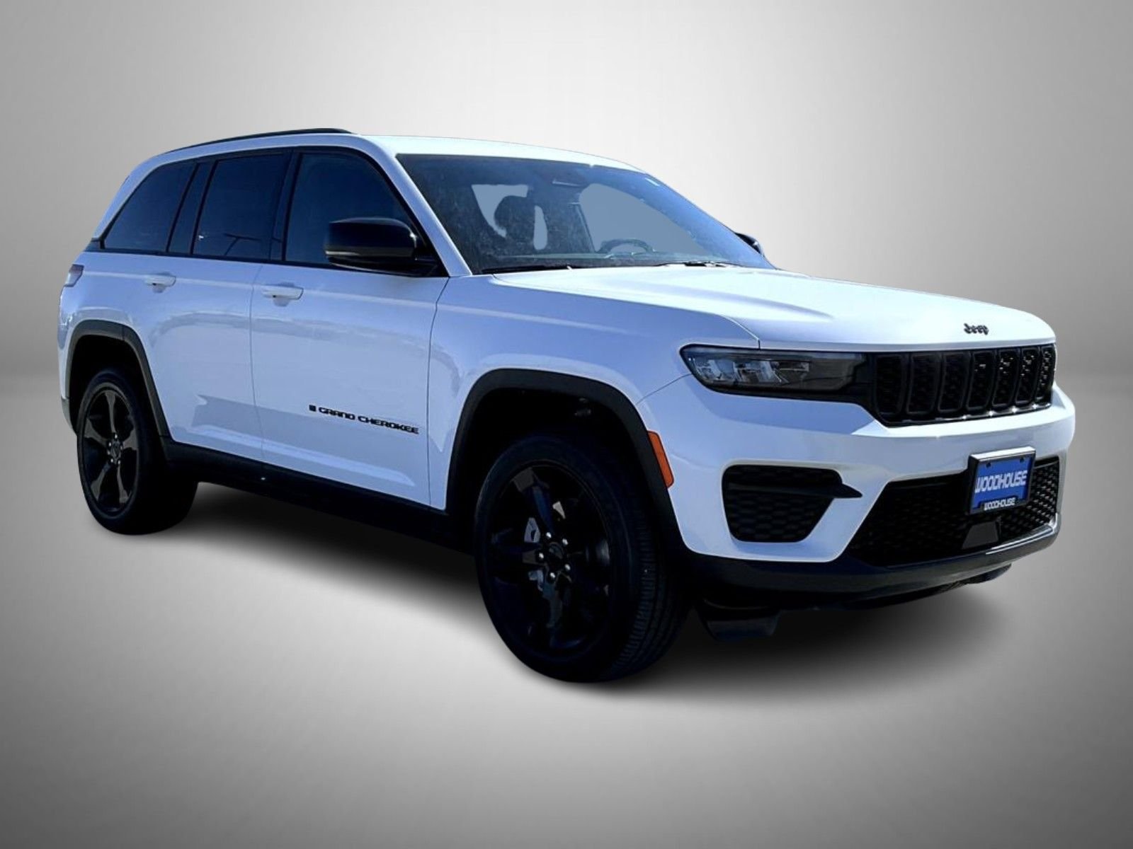 Used 2023 White/off-white Jeep Altitude X image 3
