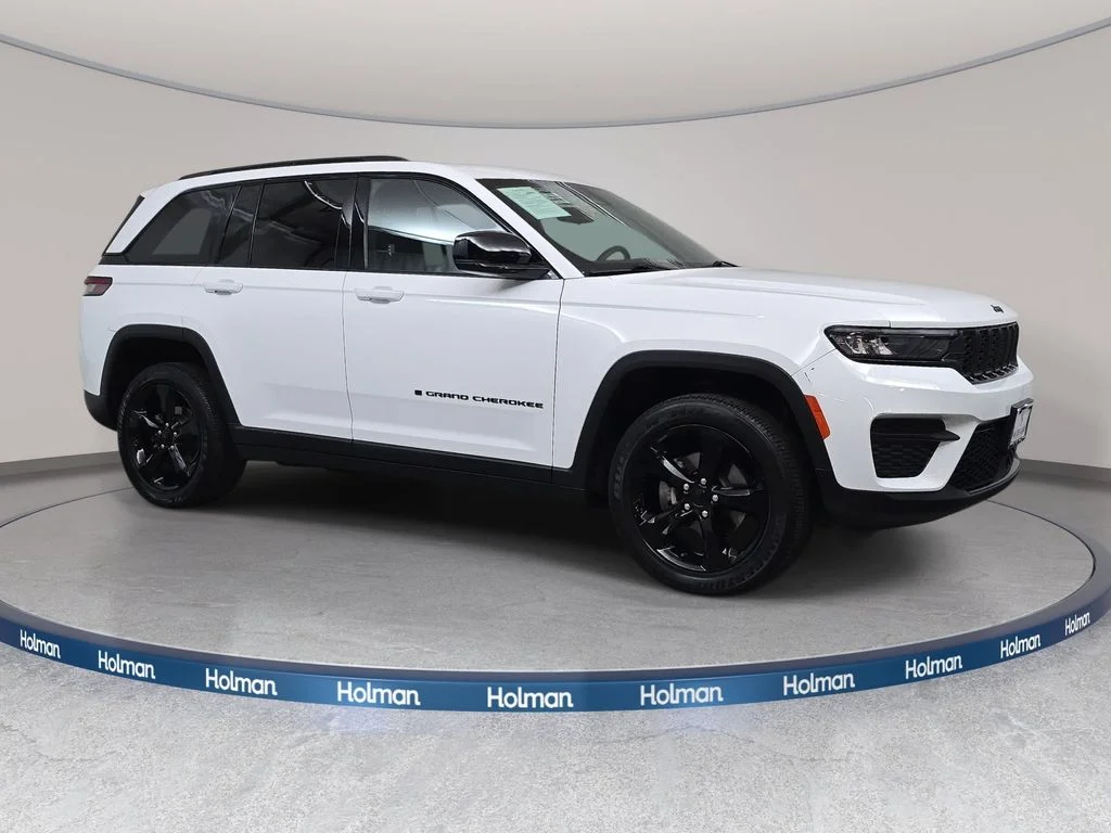 Used 2023 Bright White Clearcoat Jeep Altitude X image 4