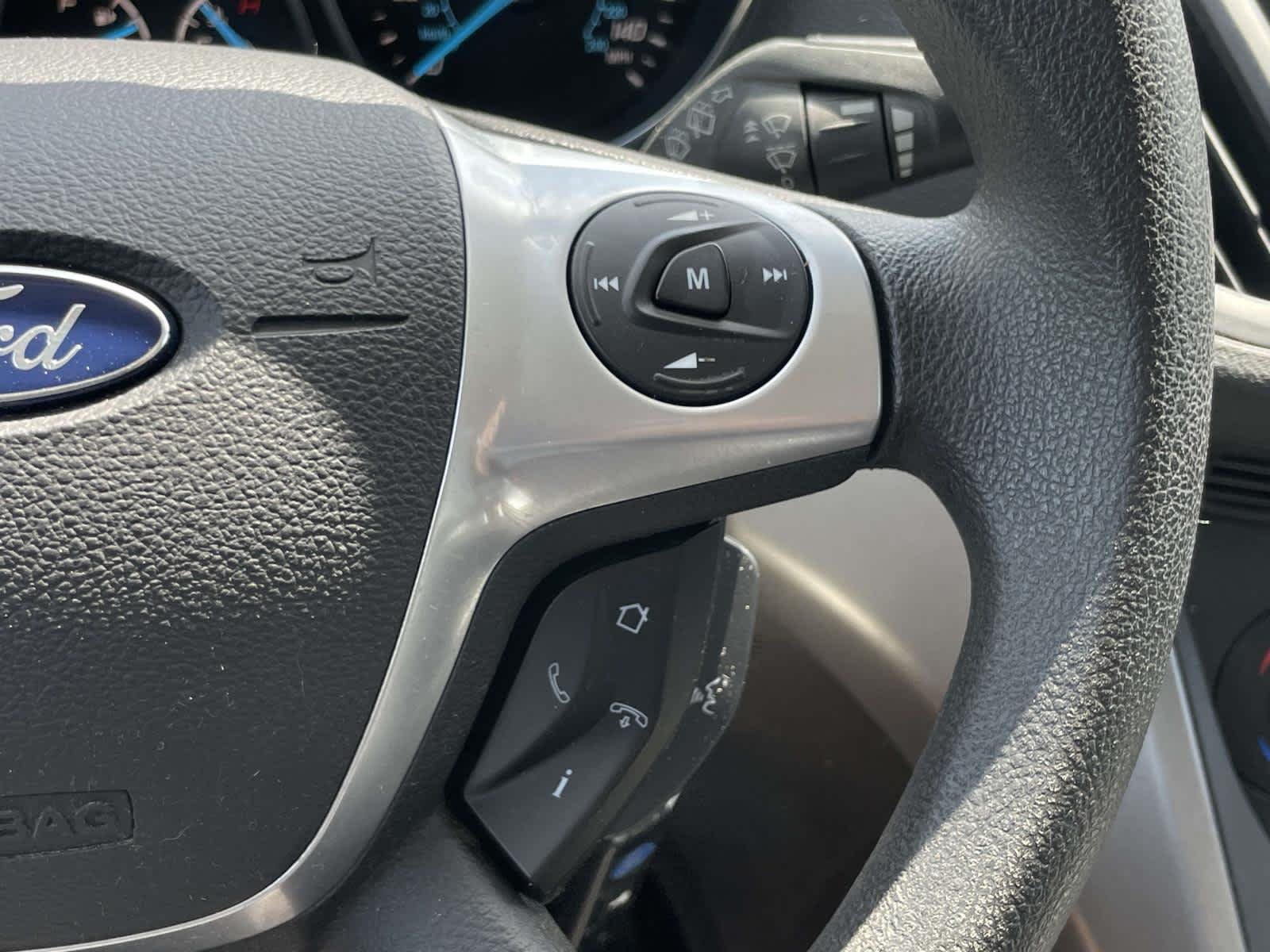 Used 2014 Ruby Red Tinted Clearcoat Ford SE image 32