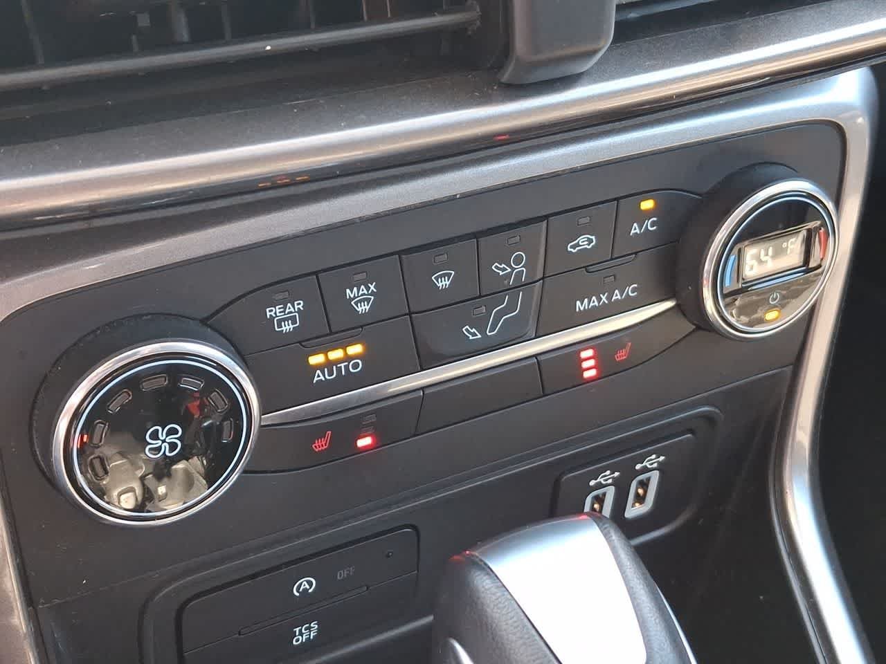 Used 2022 Blue Metallic Ford SE image 25