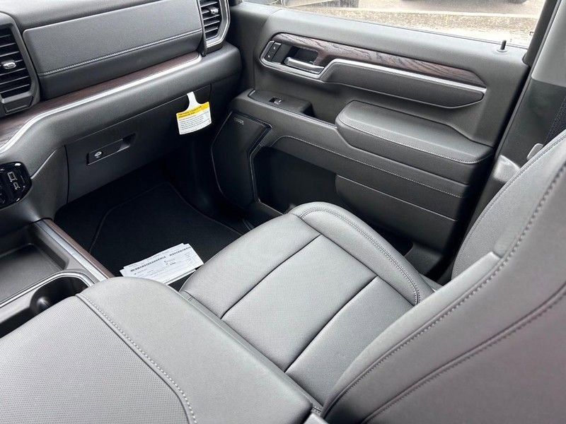 2025 GMC Sierra 2500HD SLT - Photo 13
