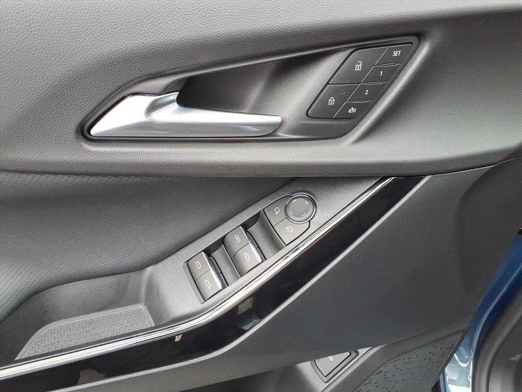 2027 Chevrolet Equinox RS - Photo 11