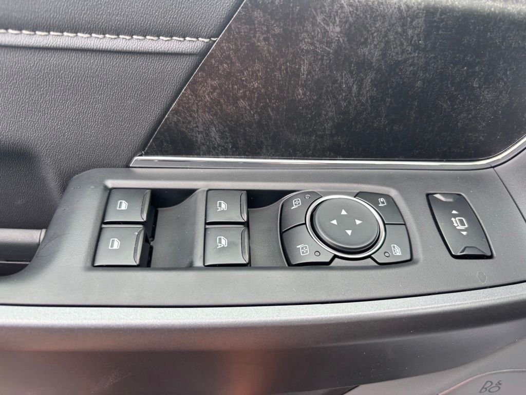 New 2027 Agate Black Metallic Ford F-350® XLT image 16
