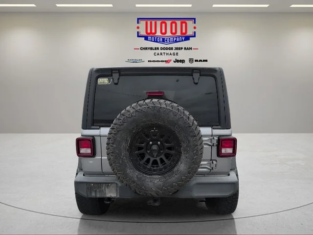 Used 2020 Billet Silver Metallic Clearcoat Jeep Unlimited Sport S image 4