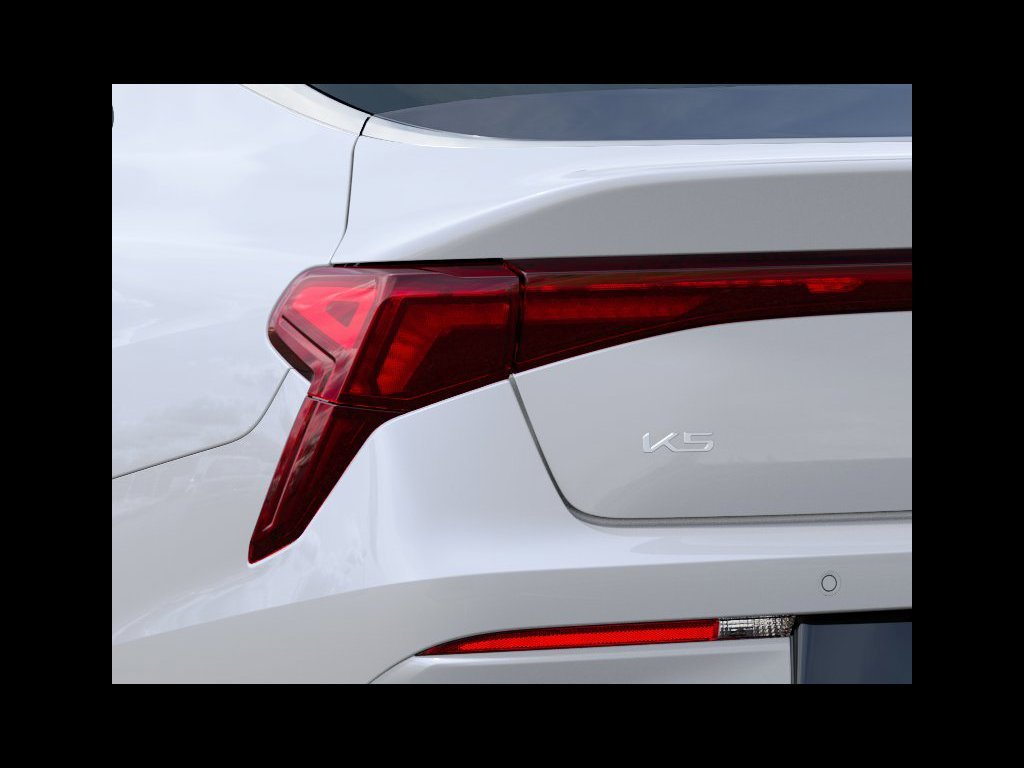 New 2027 Snow White Pearl Kia GT-Line image 24