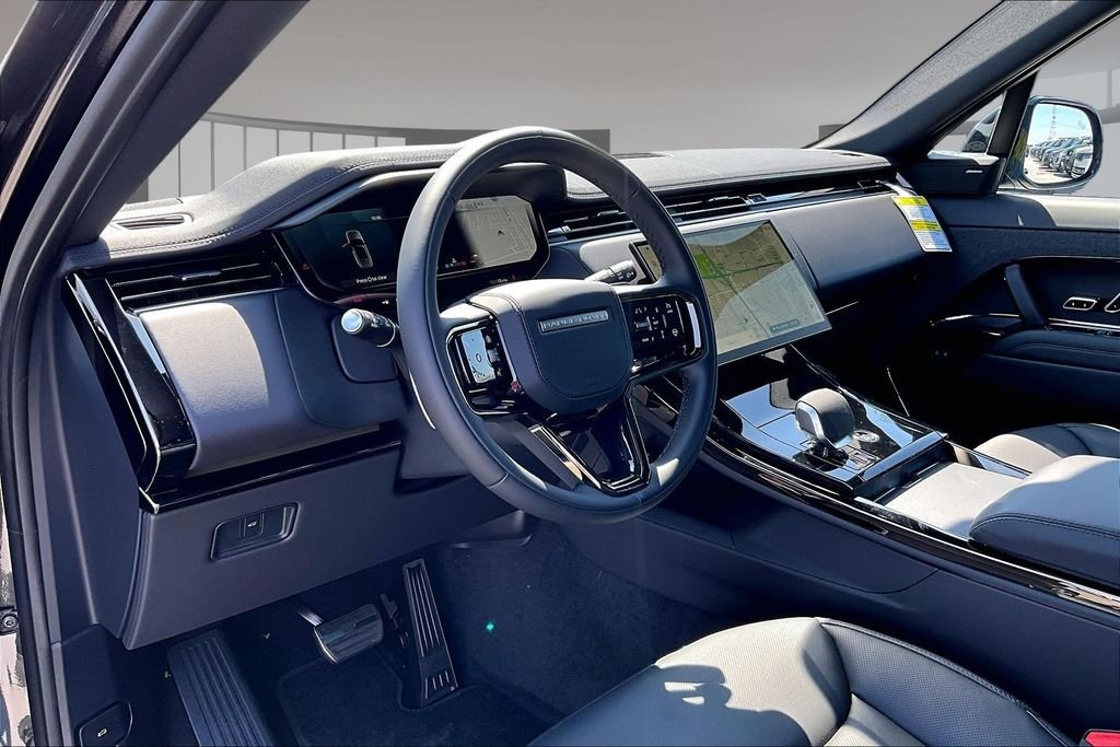 New 2026 SANTORINI BLACK Land Rover Dynamic SE image 7