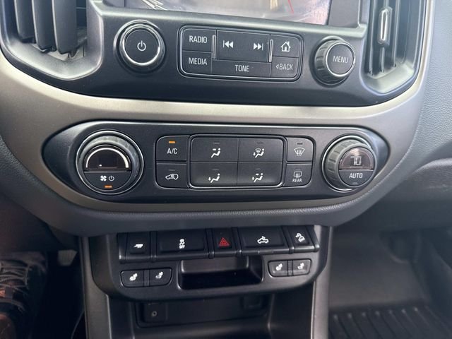 Used 2016 Black Chevrolet Z71 image 32