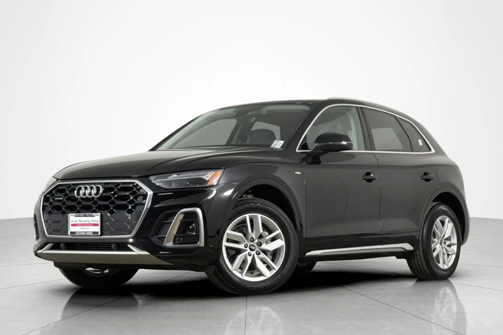 2023 Audi Q5 45 Premium's photo
