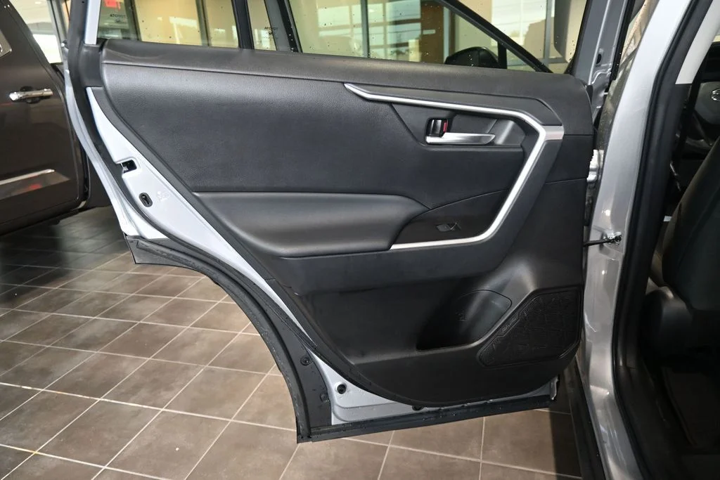 Used 2023 Silver Toyota XLE image 33