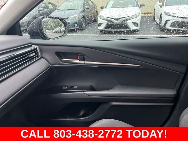 Used 2025  Toyota LE image 27