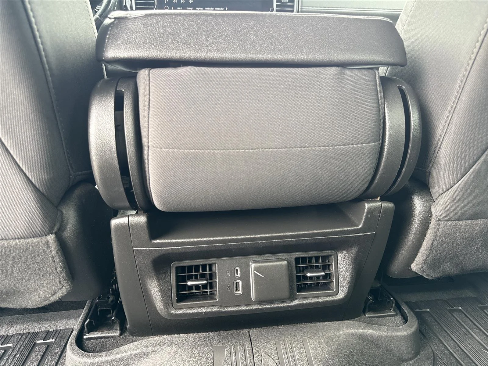 Used 2023 Summit White GMC SLE image 33