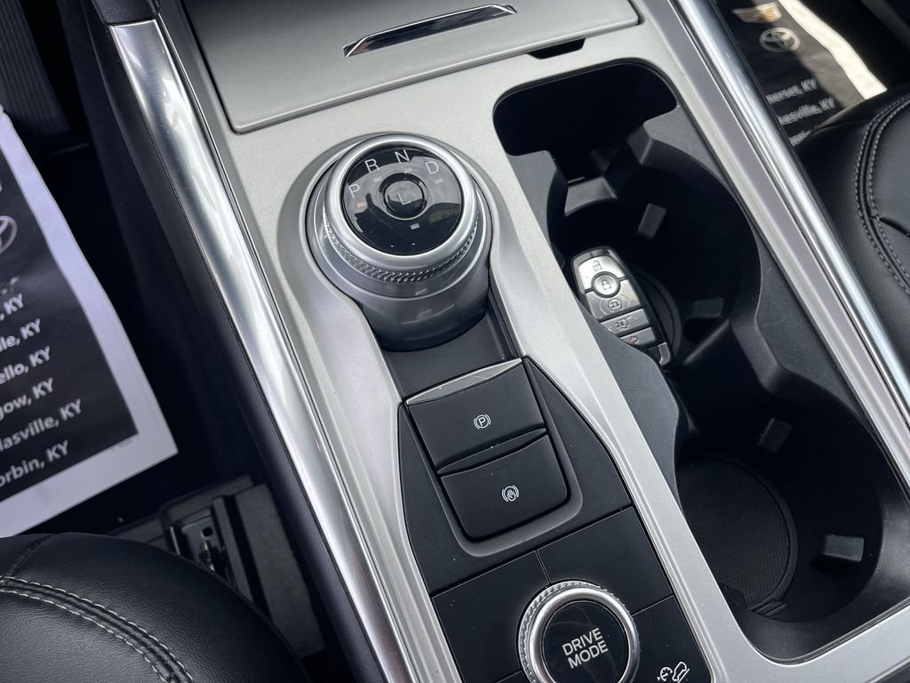 Used 2023 White Ford XLT image 19
