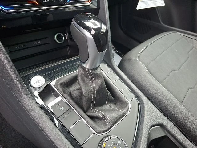 New 2026 White Volkswagen 1.5T SE Black image 11