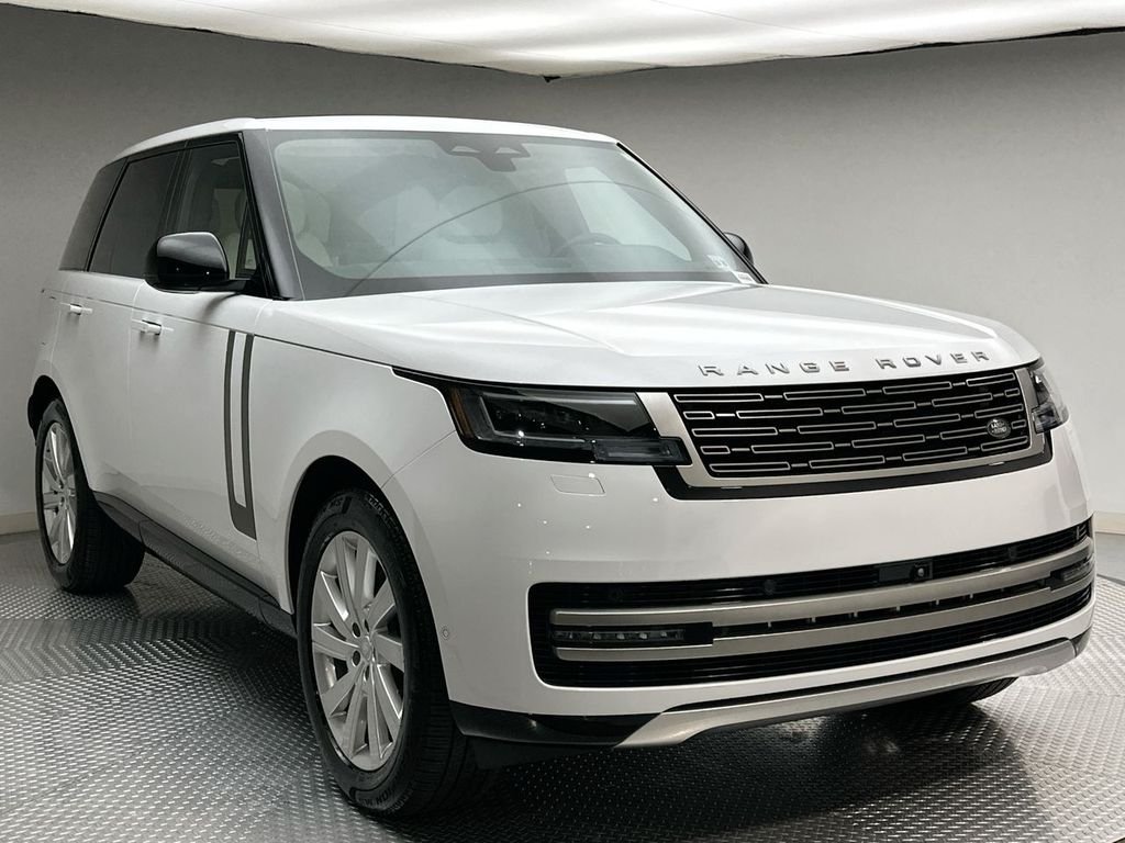 Used 2025  Land Rover SE image 15