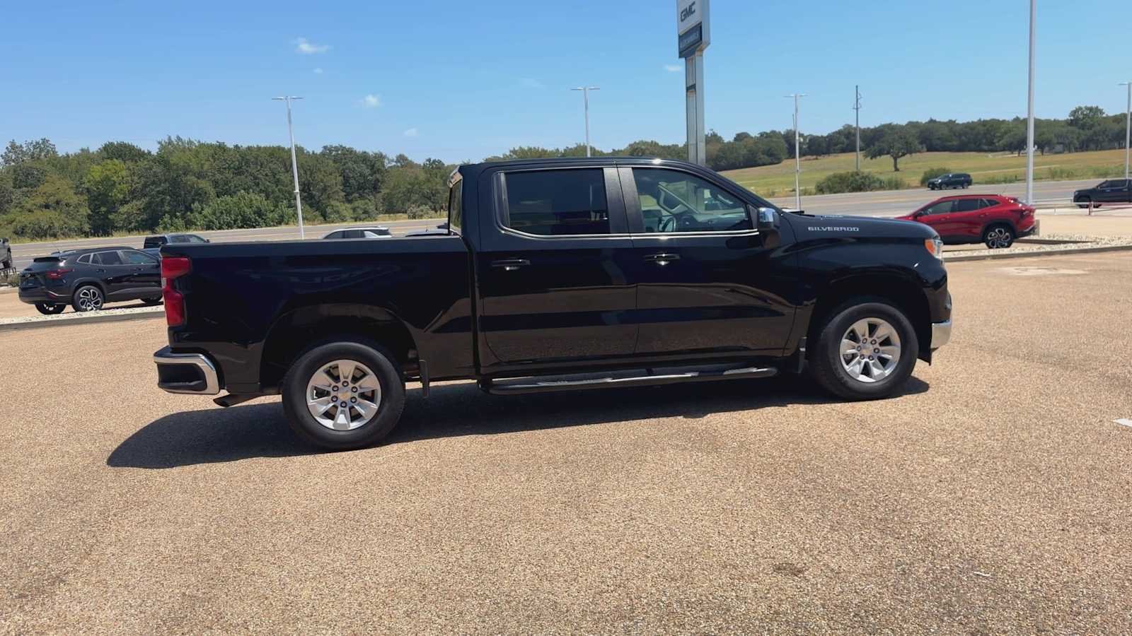 Used 2025 Black Chevrolet LT image 9
