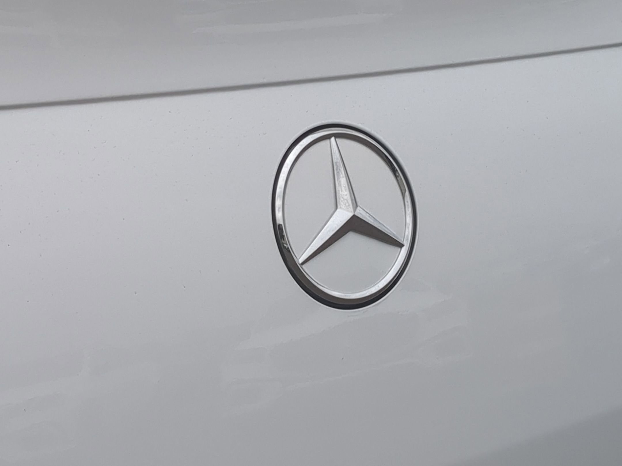 New 2026 MANUFAKTUR Moonlight White Metallic Mercedes-Benz AMG® GLE 63 S 4MATIC+ Coupe image 48